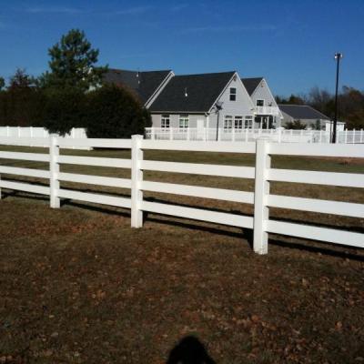 China Easily Assembled Showtech 4 Rail PVC Horse Fence / Running Fence Panels / Cattle Fence for sale