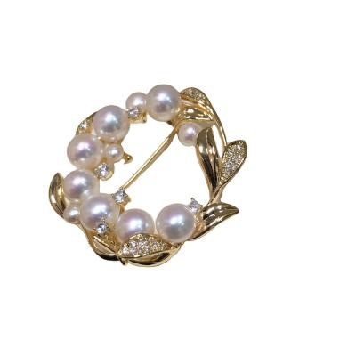 China Trendy Luxury Natural Pearl Brooch Seawater Garland Brooch High-Grade Jewelry Corsage Jewelry Gifts for sale