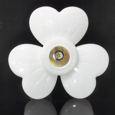 China Clover Style LED Lights Contemporary Four Speed ​​Indoor Atmosphere LED Colorful Dimming Lights for sale