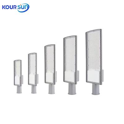 China Outdoor Aluminum Street Light Highlight LED Street Light Waterproof IP65 Aluminum Street Light for sale