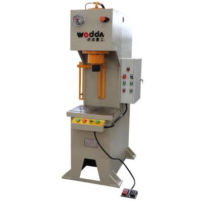 China Cultivate 63 Ton Servo Motor Hydraulic Press Hot Forging Machine For Auto Parts Gear Pressing for sale