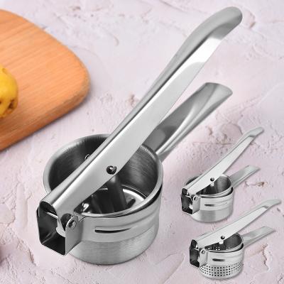 China Viable Kitchen Tools Fruit and Vegetable Crusher Extruder Stainless Steel Potato Crusher with Comfortable Handle for sale