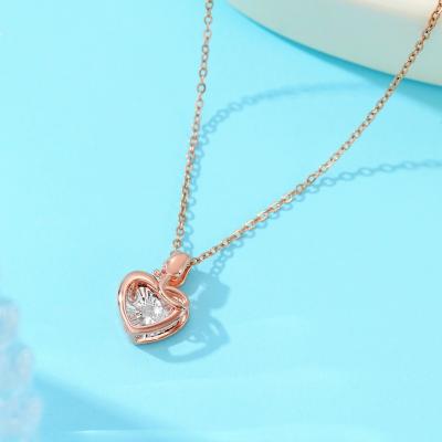 China Fashion Stainless Steel Pendant Gold Plated Valentine's Day Diamond Pendant Classic Heart Necklace for sale