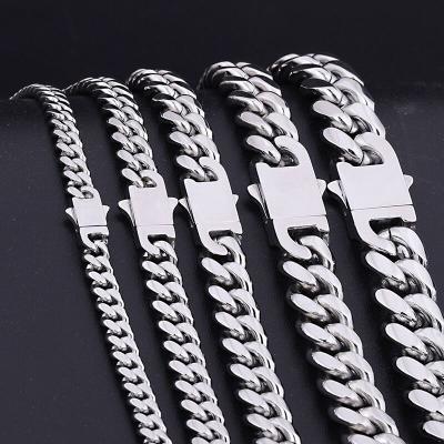 China Hiphop Factory Direct Manufacture Cuban Chain Necklace Ice Out Cuban Chain for Men Diamond Clasp Moissanite Cuban Chain Jewelry for sale