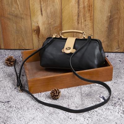 China New Fashion Women's Casual Doctor Pockets Cross - Retro Body Bag PU Leather Doctor Handbags Oil Wax for sale