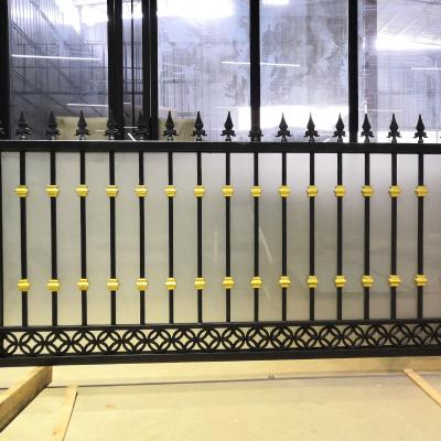 China Traditional steel fencing wholesale modern metal glass picket fence decorativearden fence for sale