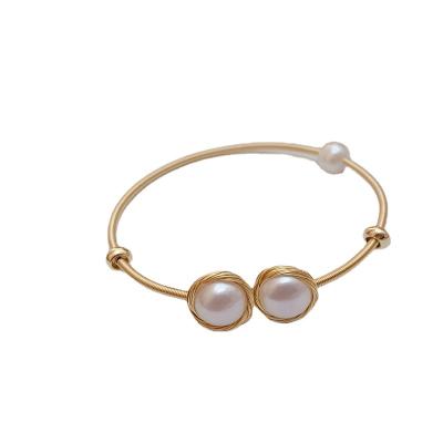 China 2021 TRENDY European and American popular women's fashion retro gold plated bracelet handmade freshwater pearl bracelet large for sale