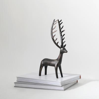 China Modern Hot Selling Decoration Factory Custom Deer Statue Home Decor Animal Decoration For Gift for sale