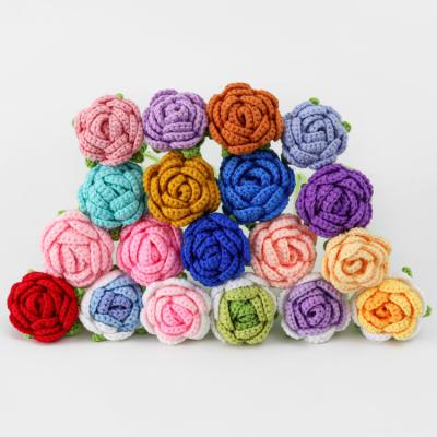 China Wadding Chat 2023 Popular Knitting Rose Flower Yarn Crochet Rose Bouquet For Home Decoration Or Gifts for sale