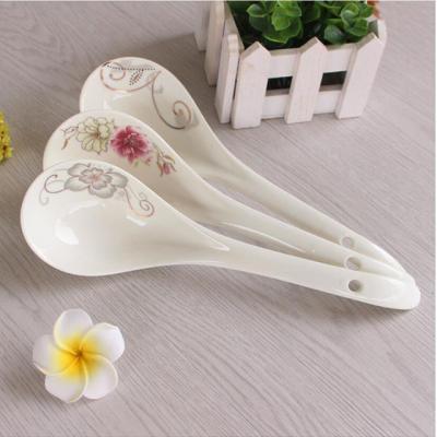 China Large Viable Porcelain Ceramic Long Handle Soup Spoon With Decal for sale