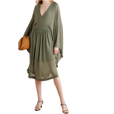 China 2022 Anti-Static Wholesale Summer Dress Bats Sleeve V-Neckline Solid Color Pleated Loose Short Daily Wear Dresses Casual Women for sale