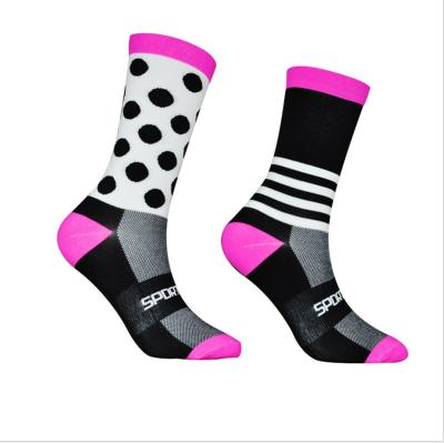 China Antibacterial Professional Compression Socks Polka Dot Knitted Sport Sock Stripes Polka Dot Road Bicycle Cycling Socks for sale