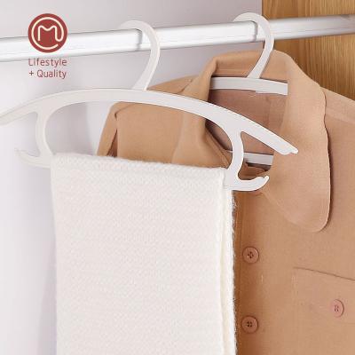 China 10pcs Plastic Hangers Stocked for Oversized Open Coat Hanger Indoor and Outdoor Non-Slip Wardrobe Storage Hangers for sale