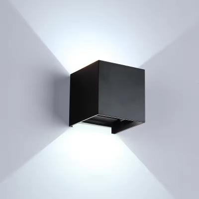 China Color Rendering Index Ra 80 Modern Outdoor Wall Light LED Waterproof IP65 Up Down Light for sale