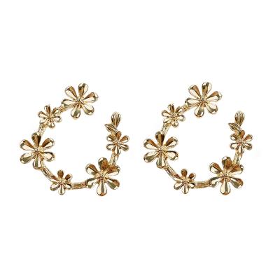 China FASHIONABLE KITI Vintage Elegant Gold Plated Women's C Shape Metal Flower Circle Stud Earrings for sale