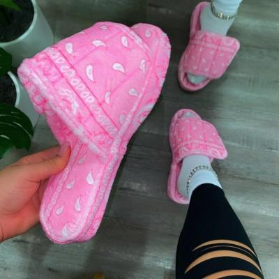 China 2021winter fashion trend Paisley plus size 43 hot ladies slips bandanna bedroom shoes women faux fur indoor slippers for sale