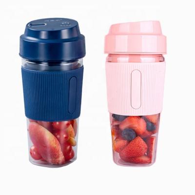 China 2020 Wholesale Outdoor Portable Electric Sport USB Fruit Juicer Filling Cup 300ML 2 Blades Mini /4 Blades for sale