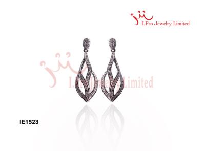 China Refined Earplugs And Ear Posts 925 Silver CZ Earrings Matched With Silver CZ Pendant For Women for sale