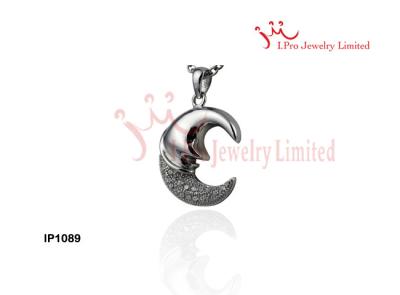 China Fashion High Quality 925 Silver CZ Moon Shape Pendant Necklace In Micropave Setting IP1089 for sale