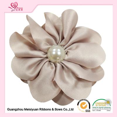 China Ivory Handamde Fabric Flowers For Wedding Dresses SGS certificated for sale