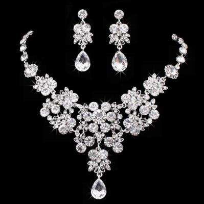 China Vintage Ift/Christmas Silver Color Wedding Crystal Jewelry Set Charm Gold Drop Earrings For Women Flower Chain Luxury Bridal Necklace for sale