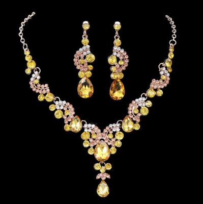 China Vintage Vintage Water Drop Crystal Color Choker Women Bridal Engagement Jewelry Set Pendant Necklace Earrings Gold for sale