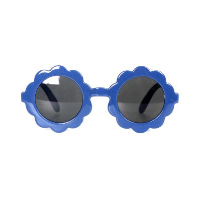 China 2022 fashion Yifan sunglasses high quality cheap kids flower sunglasses frame fantasy beach kids plastic sunglasses for sale