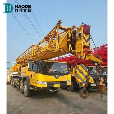 Chine Une grue hydraulique de 55 tonnes utilisée XCMG QY55KC-1 avec une hauteur de levage maximale de 60,3 m à vendre