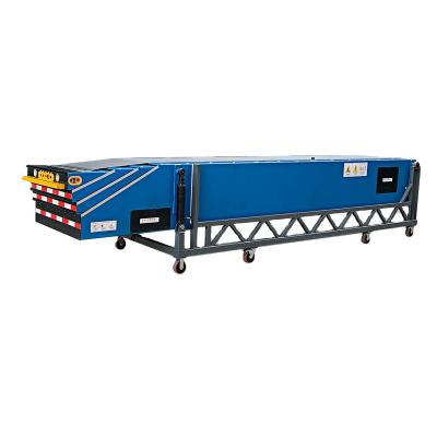 China Heat Resistant 3-4 Sections Telescopic Belt Conveyor With Hydraulic Lift Room And Wheels for sale