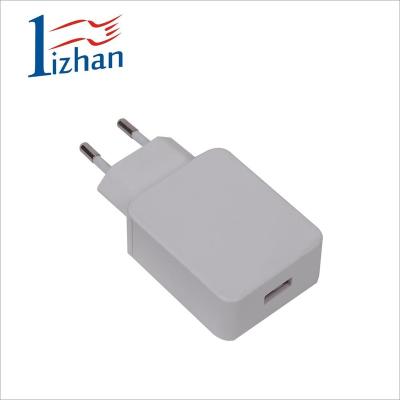 China NEW Style Standard Battery 5V 3A To 4A USB Fast Charger White Color Mobile Phone Quick Charge 3.0 for sale