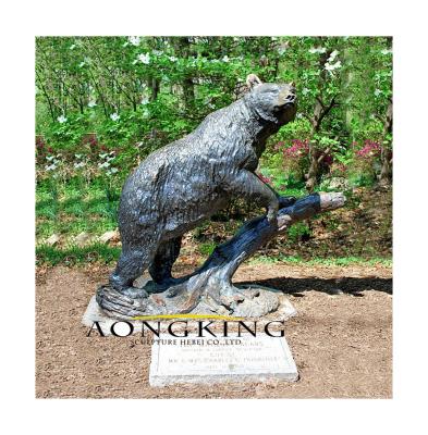 China European Giant Bear Climbing Tree Bear Statue Zoo Decoration for sale