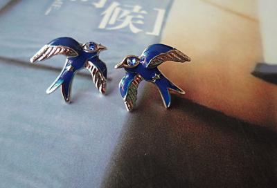 China Fashion women swallow stud earring diamond accented for sale