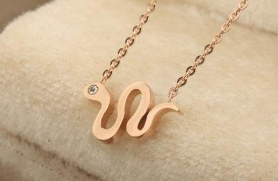 China Fashion women jewelry titanium steel pendant necklace snake rose gold plated for sale