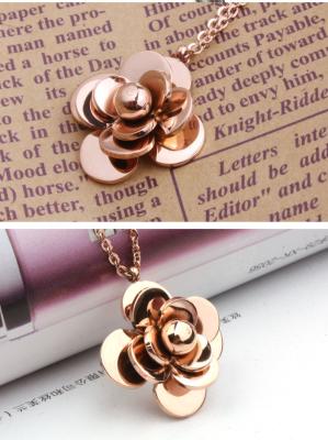 China Fashion women jewelry titanium steel pendant necklace 14k gold plated rose necklace for sale