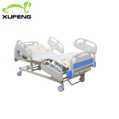 China Hospital bed factory outlet hot sale luxury manual 3 cranks care bed bed medical hospital bed for sale