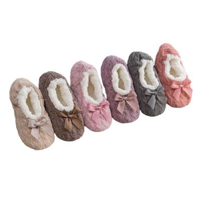 China Fashion trend women winter comfort indoor slippers with cute bow anti-skid silicone for women slippers for sale