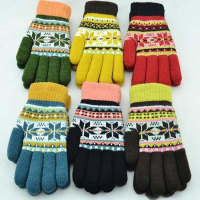 China Fashion Full Finger Plain Hand Warmers Snowflake Leopard Fluffy Touch Screen Full Finger Jacquard Winter Women Knit Glove for sale