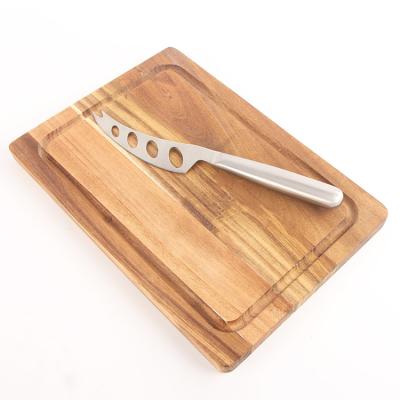 China Viable custom size and material wooden cutting board with 3 pieces of cheese slicer for sale