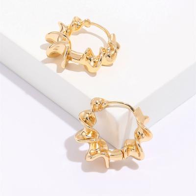 China Punk 18K Gold Plated New Brass Vintage Twisted Earring Chunky Hoop Earrings For Women for sale