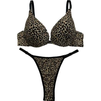 China QUICK DRY Women Bra And Panty SetsSexy fashionable wild and traceless breast Leopard print beauty back front buckle for sale