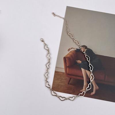 China Wholesale Cheap TRENDY Vintage Hollow Neck Scarf Chain Heart Shaped Necklace For Statement Woman Dating Party Jewelry for sale