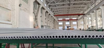 China 610 X 17.48mm Duplex Stainless Steel Pipe For Petro Chemical S31803 for sale