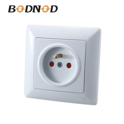 China French Plastic Electrical Equipment Wall Socket 2P+E Eco-friendly Residential / Multipurpose Save Power for sale