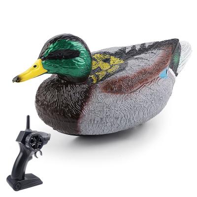 China Light Incites 2.4Ghz Waterproof Simulated Duck RC Boat 30M Remote Control Animal Kids Toy Animal Ship RC Outdoor Toys for sale