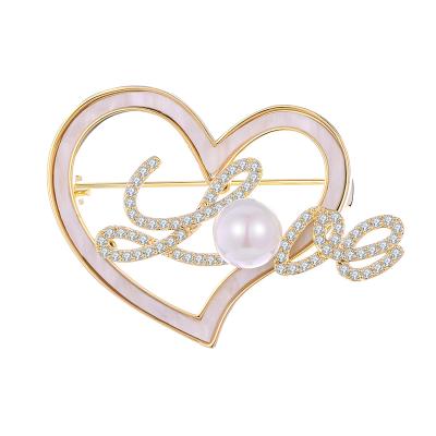 China Romantic Gold Plated Heart Shape Pearl Rhinestone Brooch Jewelry Environmentally Friendly For Women Gift Wedding for sale