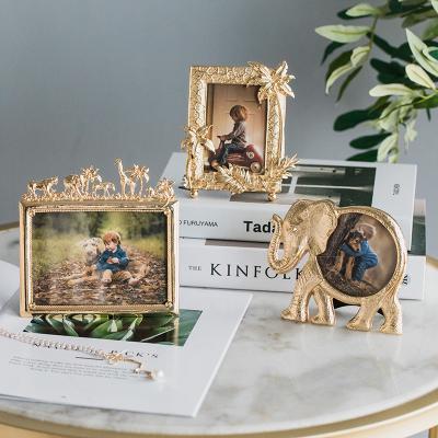 China Fashionable wholesale glod 5x7 fashionable picture frames for home office decoration for sale