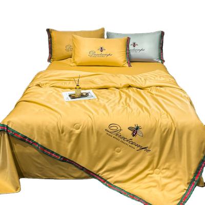 China Anti Dust Mite Designer Bee Embroidery Pattern Comforter Sets Luxury Elegant Silky Soft Bedding Set Custom for sale