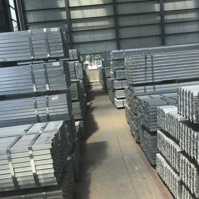 China 6m-12m Length Q235B Angle Steel Hot-dip Galvanized Equilateral Hot-rolled Shelf Galvanized Angle Iron with BS Standard for sale