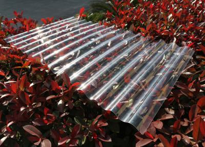 Chine Feuilles ondulées transparentes de polycarbonate pour couvrir résistant UV à vendre