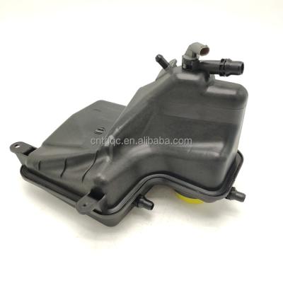 China 17137647713 Auto Engine Coolant Tank E65 E66 E67 Engine Coolant Expansion Tank Overflow Cooling Tank Auto for sale